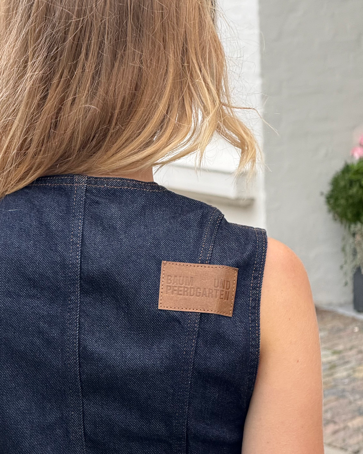 Mene - Dark Denim Wash