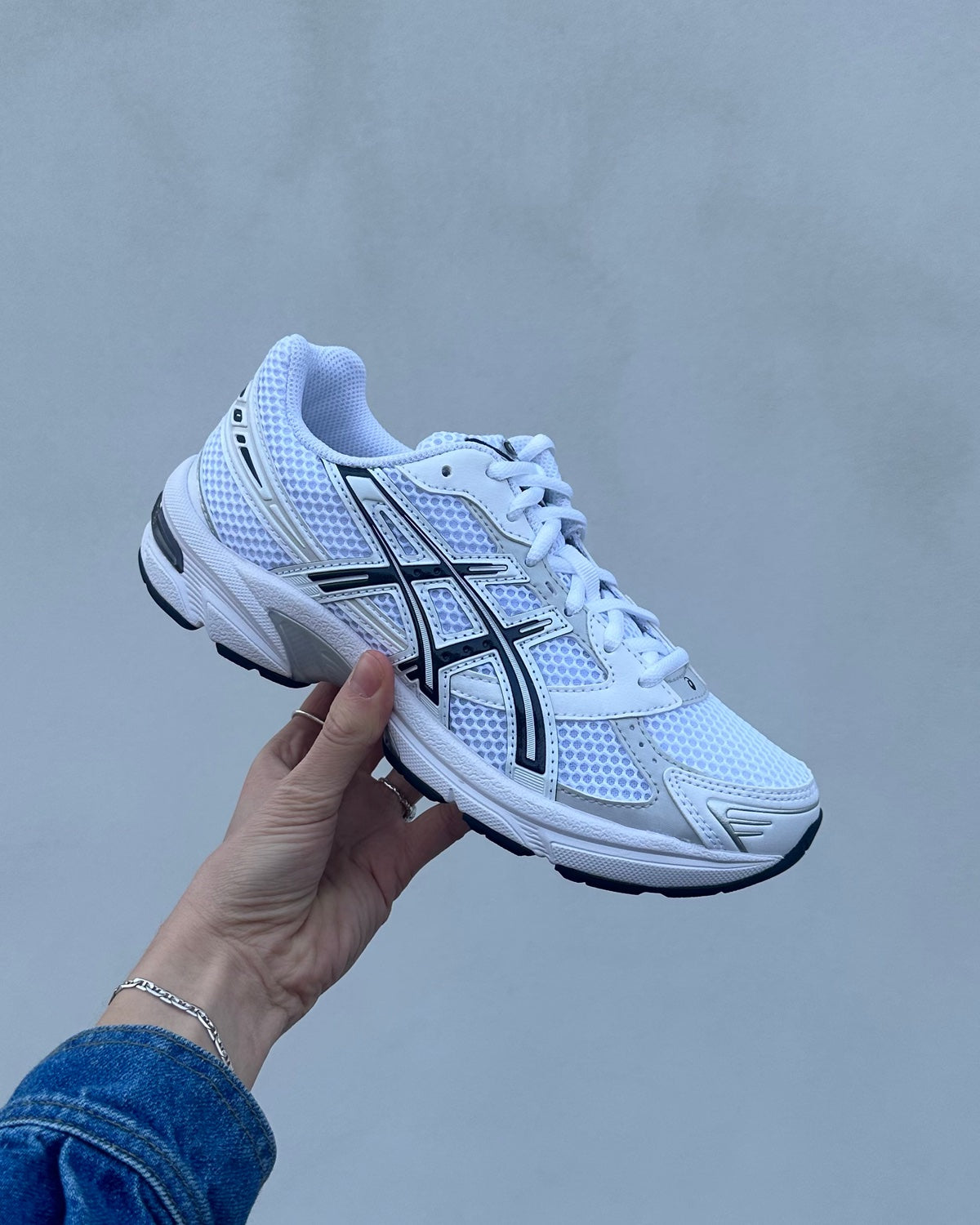 Gel-1130 - White/Black