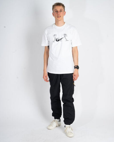 M NK SB Tee Hammock - White/Black - Munk Store