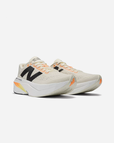 W Supercomp Trainer v4 - Angora / Hot Mango