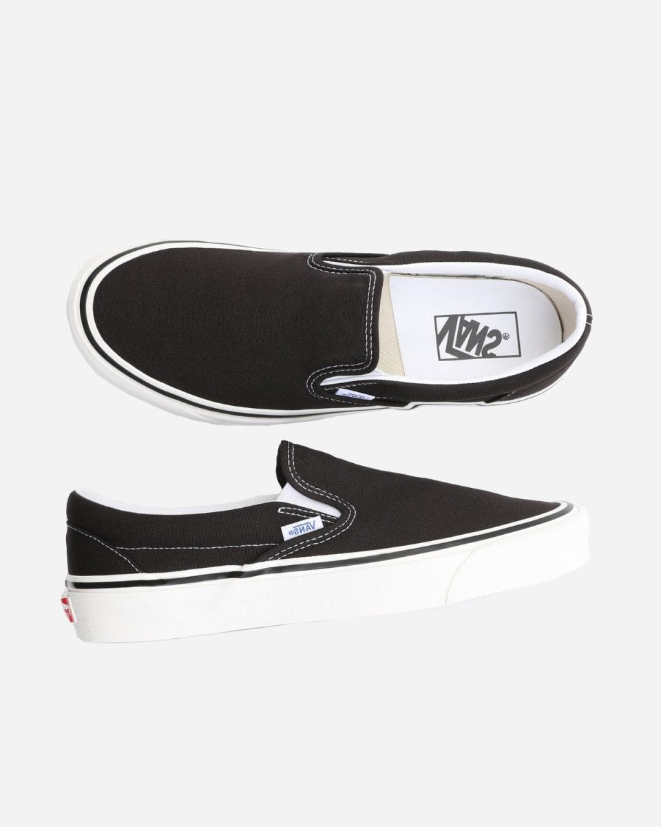 UA Classic Slip On 9 - Black/White - Munk Store